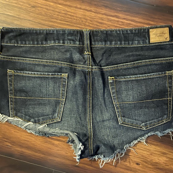 American Eagle Cutoff Denim Raw Hem Shorts - Picture 2 of 5